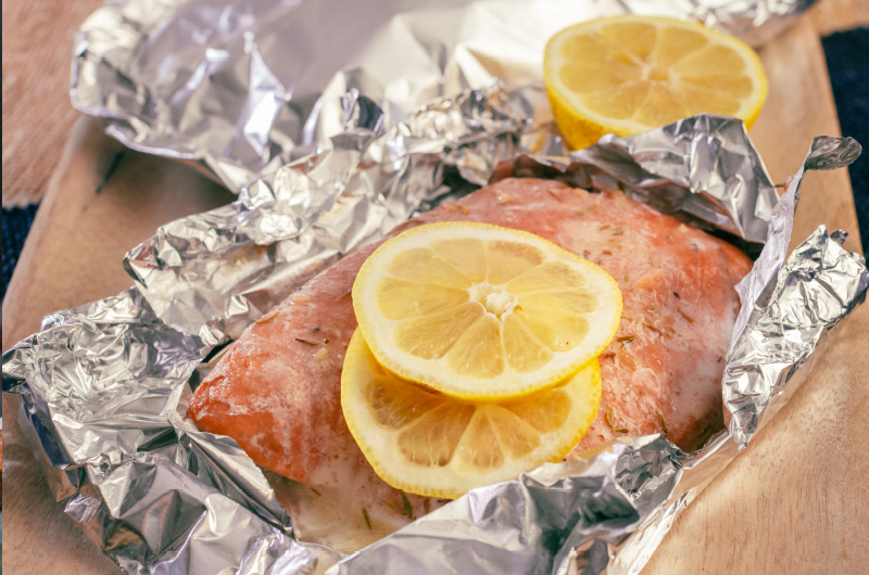 foil-wrapped salmon with lemon