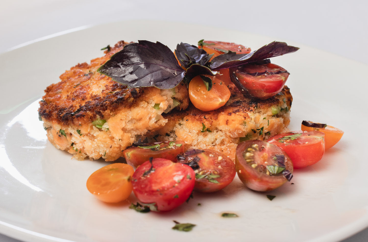 salmon cakes with tomato relish